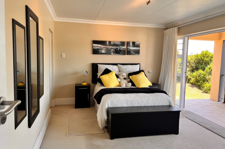 5 Bedroom Property for Sale in East London Rural Eastern Cape